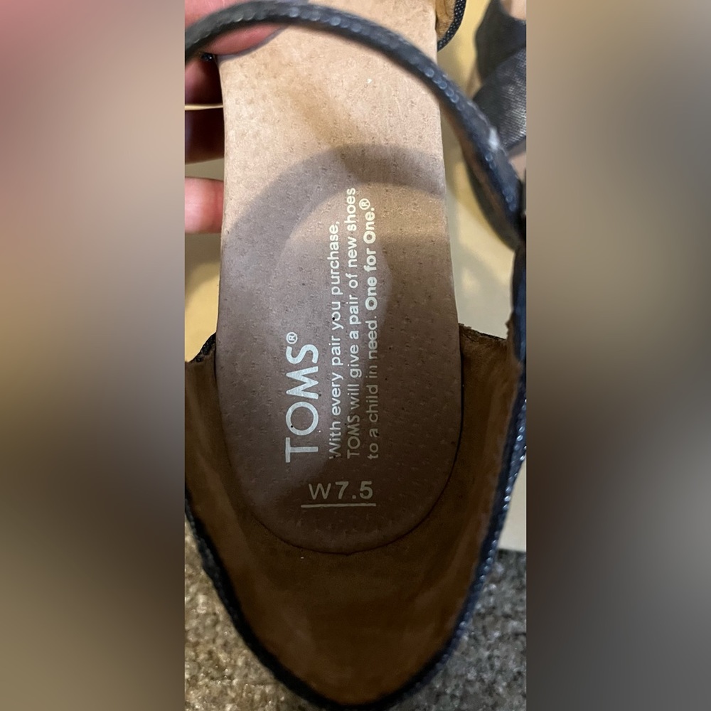 TOMS Sienna Wedge Black Metallic Denim Sandal size 7.5W - Picture 10 of 14